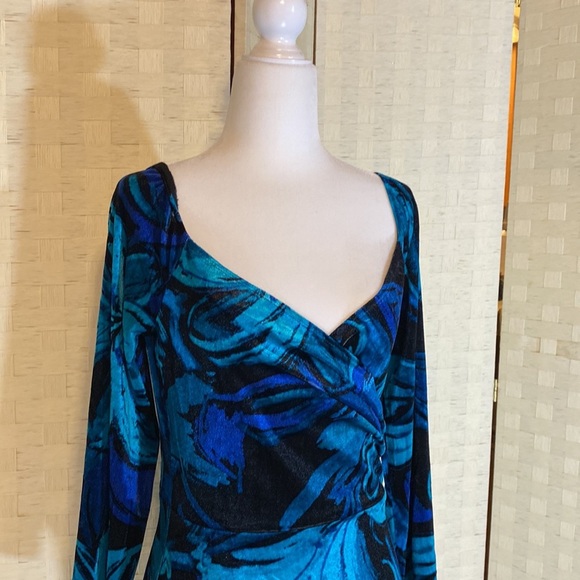 VENUS DRESS BLUE GREEN BLACK BODYCON LONG SLEEVED COCKTAIL DRESS V NECK … - Picture 4 of 13